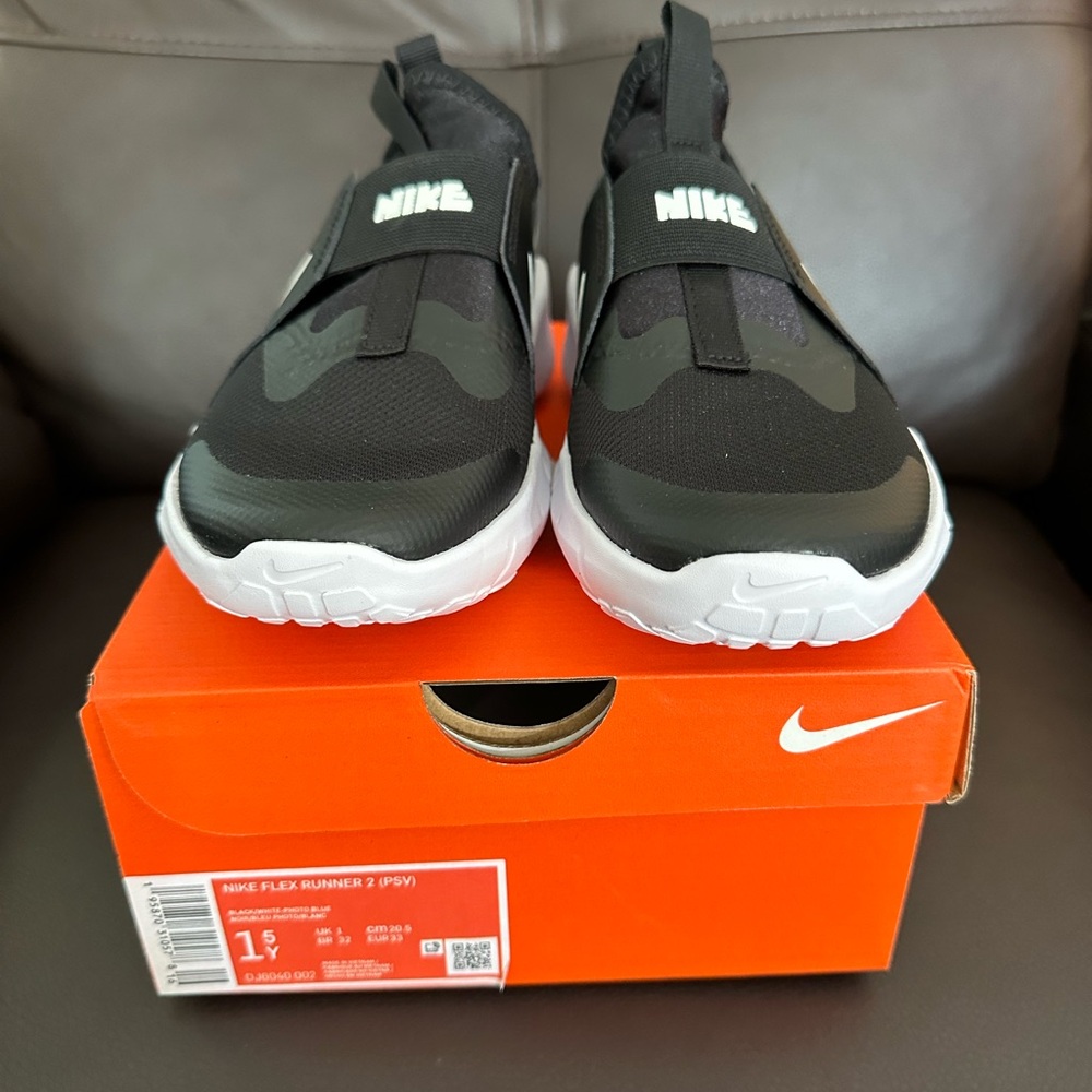 Brand new Nike Flex Runner 2